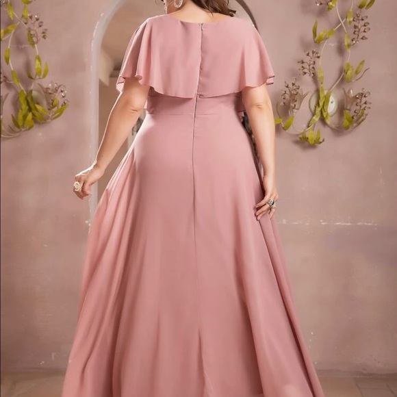 Plus size chiffon dress - Picture 2 of 5